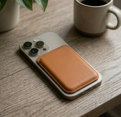 Pocketka HNĚDÁ – MagSafe peněženka v minimalistickém designu